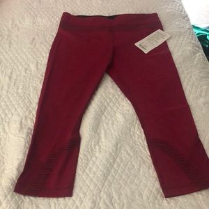 NWT Lululemon inspire crop ll